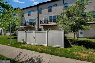 4748 Towne Park Rd, Suitland, MD 20746 - Photo 38