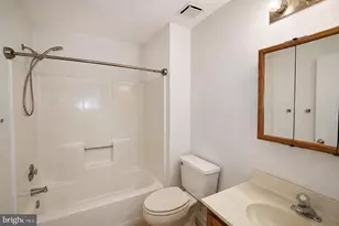 9250 Cherry Ln, Laurel, MD 20708 - Photo 16