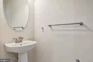 856 Regents Square, Oxon Hill, MD 20745 - Photo 12