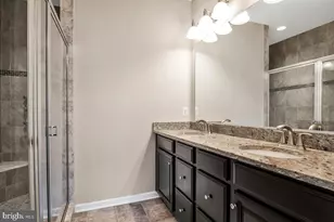 856 Regents Square, Oxon Hill, MD 20745 - Photo 18