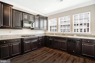856 Regents Square, Oxon Hill, MD 20745 - Photo 10