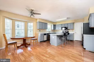 16108 Arrowroot Ct, Bowie, MD 20716 - Photo 2