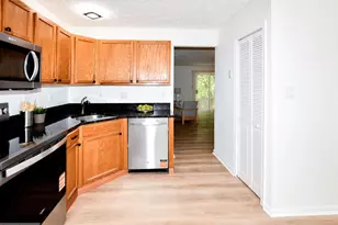 6907 Wildrose Ct, District Heights, MD 20747 - Photo 4