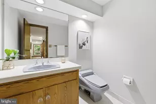 8404 Hollow Tree Ln, Upper Marlboro, MD 20772 - Photo 36