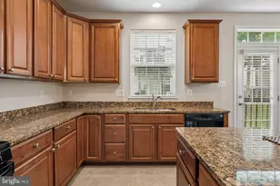 4211 Talmadge Cir, Suitland, MD 20746 - Photo 24