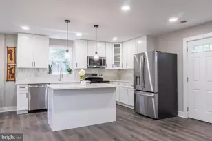 9208 Lanham Severn Rd, Lanham, MD 20706 - Photo 16