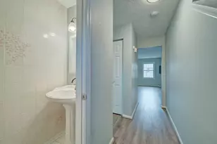 2048 N Anvil Ln, Temple Hills, MD 20748 - Photo 4