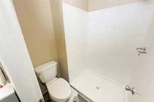 8028 Sandy Spring Rd, Laurel, MD 20707 - Photo 20