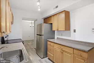 7818 Hanover Pkwy, Greenbelt, MD 20770 - Photo 12