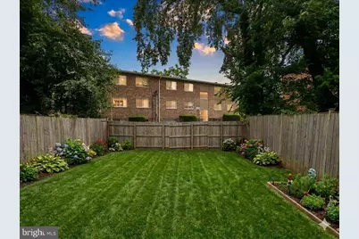 907 E Meadows Court, Oxon Hill, MD 20745 - Photo 16