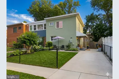 907 E Meadows Court, Oxon Hill, MD 20745 - Photo 1