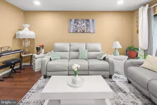 6946 Hanover Pkwy, Greenbelt, MD 20770 - Photo 2