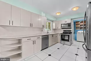 2406 Kenly Pl, Bowie, MD 20715 - Photo 2