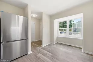 8209 Londonderry Ct, Laurel, MD 20707 - Photo 2