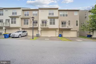 9524 Smithview Pl, Lanham, MD 20706 - Photo 4