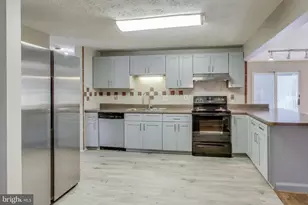 9217 Briarchip St, Laurel, MD 20708 - Photo 10