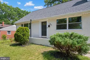 8517 Oglethorpe St, New Carrollton, MD 20784 - Photo 2