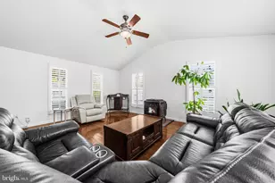 4107 Henson Ln, Temple Hills, MD 20748 - Photo 4