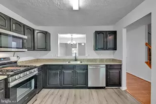 2406 Lemontree Ln, Springdale, MD 20774 - Photo 6