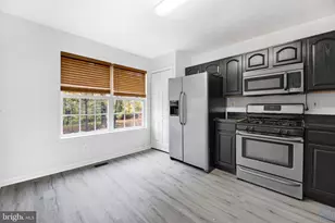2406 Lemontree Ln, Springdale, MD 20774 - Photo 4