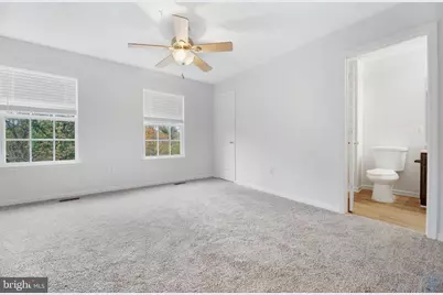 2406 Lemontree Lane, Springdale, MD 20774 - Photo 12