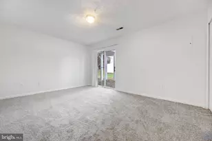 2406 Lemontree Ln, Springdale, MD 20774 - Photo 18