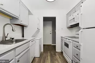 6928 Hanover Pkwy, Greenbelt, MD 20770 - Photo 8