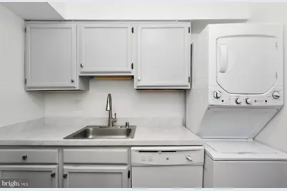 6928 Hanover Parkway #303, Greenbelt, MD 20770 - Photo 6