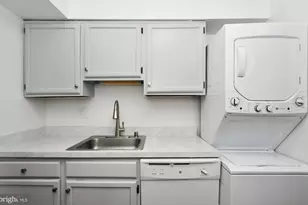 6928 Hanover Pkwy, Greenbelt, MD 20770 - Photo 6