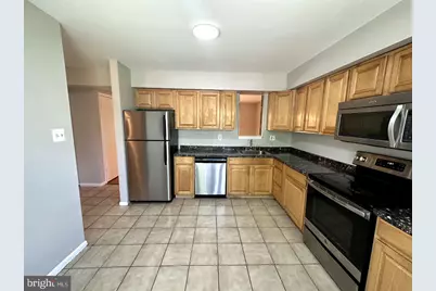 8121 Fenwick Court, Laurel, MD 20707 - Photo 6