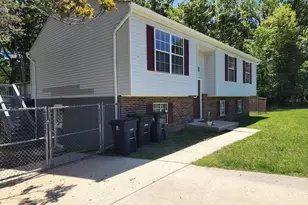 2904 White Pine Ct, Temple Hills, MD 20748 - Photo 2