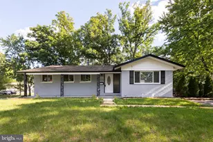 8607 Magnolia Dr, Lanham, MD 20706 - Photo 2