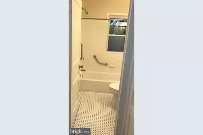 4004 74th Pl, Hyattsville, MD 20784 - Photo 8