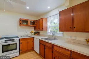 9205 49th Ave, College Park, MD 20740 - Photo 20