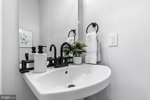 4919 Devitt Pl, Oxon Hill, MD 20745 - Photo 18