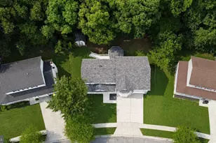 9312 Fox Run Dr, Clinton, MD 20735 - Photo 2