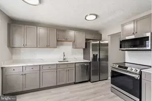 2034 N Anvil Ln, Temple Hills, MD 20748 - Photo 4