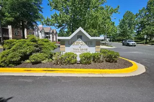9811 Lake Pointe Ct, Upper Marlboro, MD 20774 - Photo 2