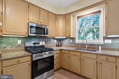 9110 Tallfield Court, Lanham, MD 20706 - Photo 10