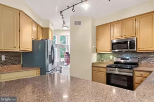 9110 Tallfield Ct, Lanham, MD 20706 - Photo 10