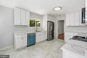 9610 Wellington St, Lanham, MD 20706 - Photo 10