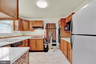 402 Kerby Hill Rd, Fort Washington, MD 20744 - Photo 8