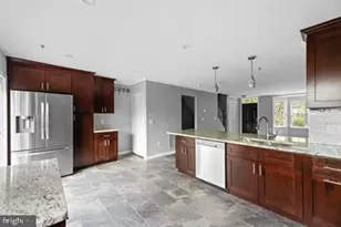 10907 Daniel Sim Ct, Upper Marlboro, MD 20772 - Photo 6