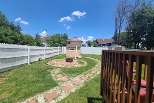 3715 37th Pl, Brentwood, MD 20722 - Photo 8