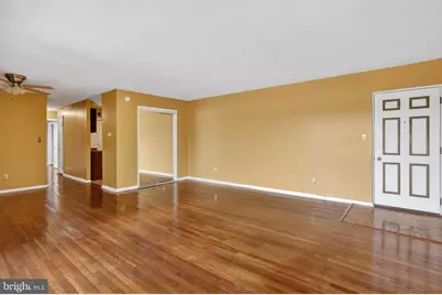 7527 Riverdale Road #1827, Hyattsville, MD 20784 - Photo 4