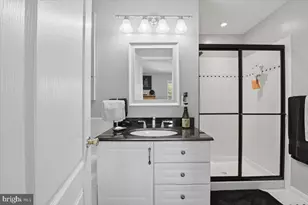 9944 Royal Commerce Pl, Upper Marlboro, MD 20774 - Photo 18