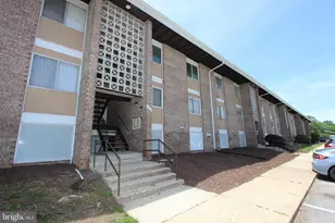 573 Wilson Bridge Dr, Oxon Hill, MD 20745 - Photo 2