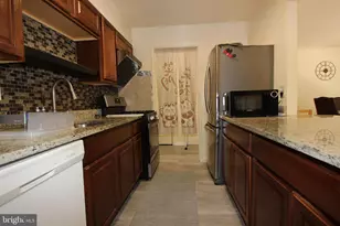 573 Wilson Bridge Dr, Oxon Hill, MD 20745 - Photo 10