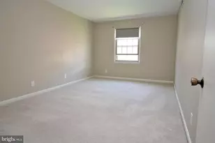 6008 Westchester Park Dr, College Park, MD 20740 - Photo 8