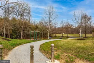 915 Hall Station Dr, Bowie, MD 20721 - Photo 36
